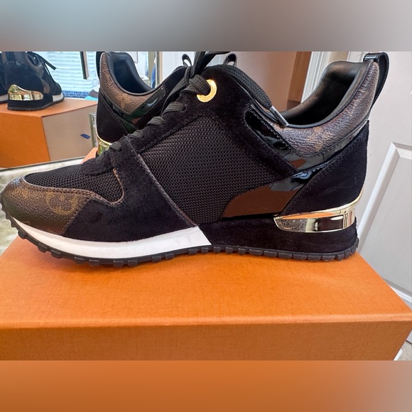 Louis Vuitton suede / monogram Run Away sneakers 36.6 - Picture 7 of 10